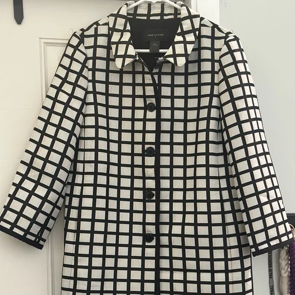 Ann Taylor Top Coat. Women Size Medium. - Picture 1 of 6